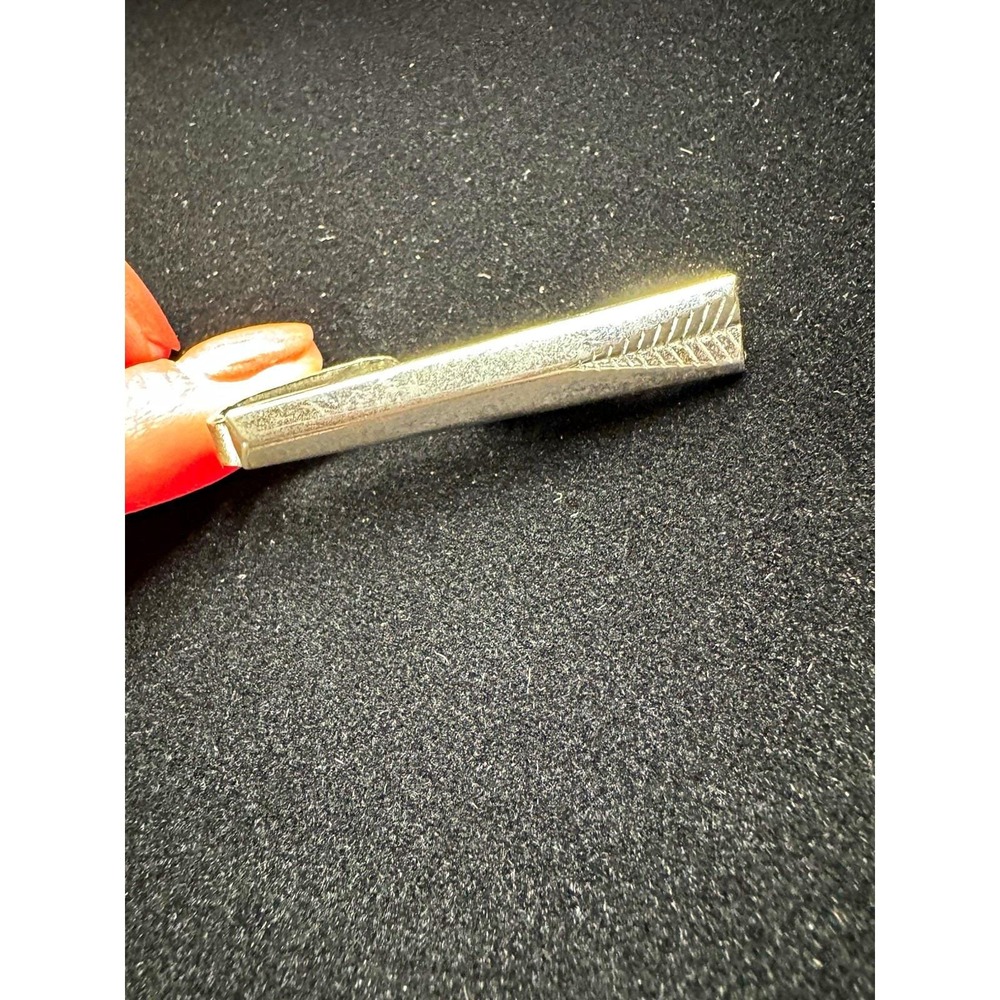 Vintage Silver Tone Men's Rectangle Feather Patterned Tie Bar Clip